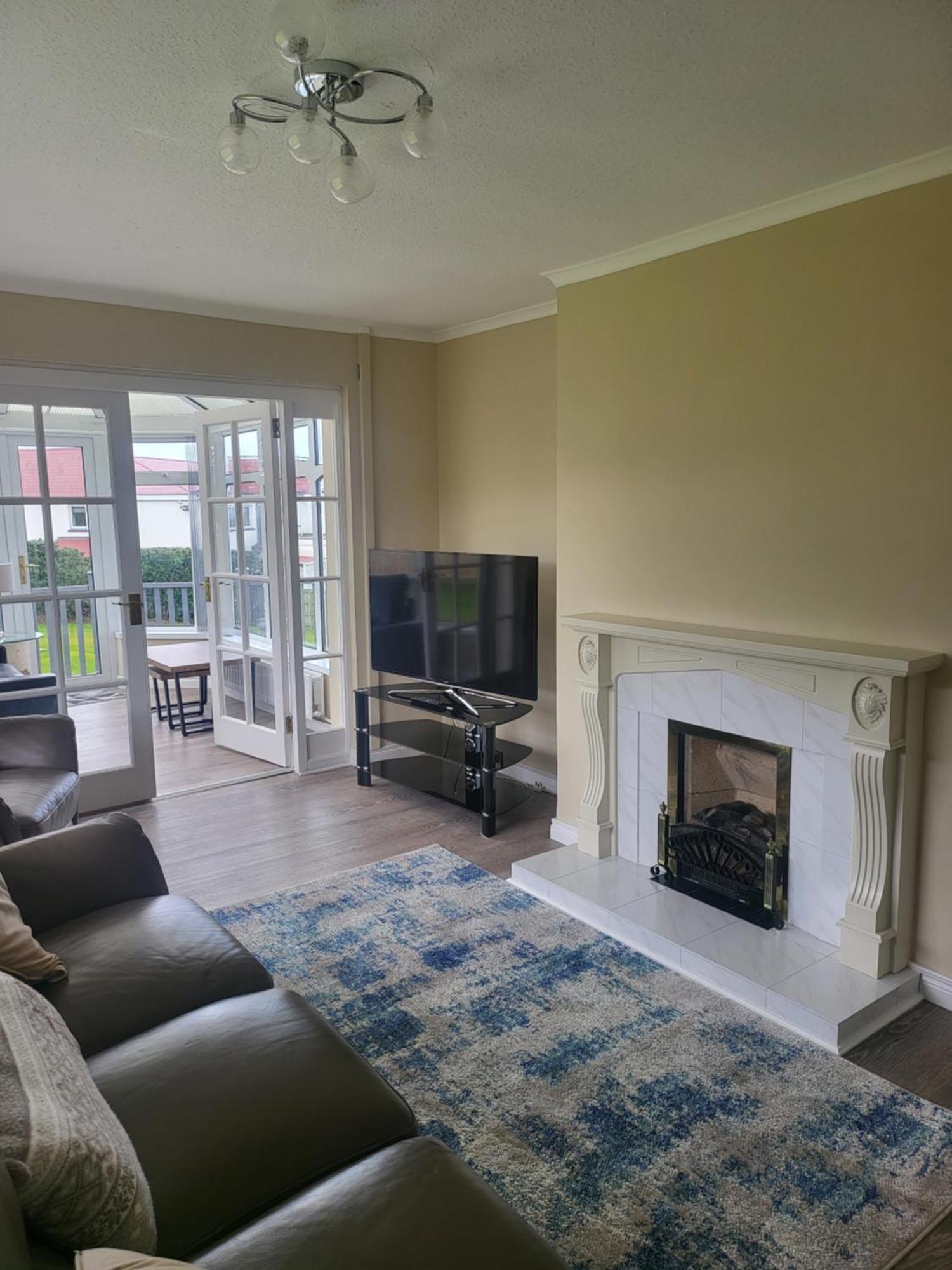 Royal Court Hotel Portrush Bagian luar foto
