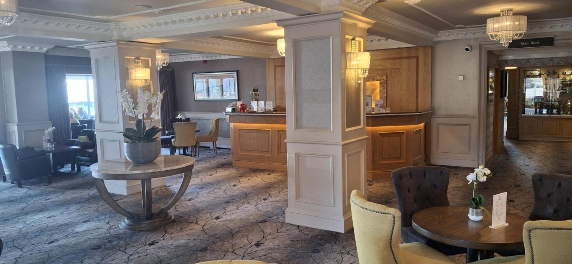Royal Court Hotel Portrush Bagian luar foto