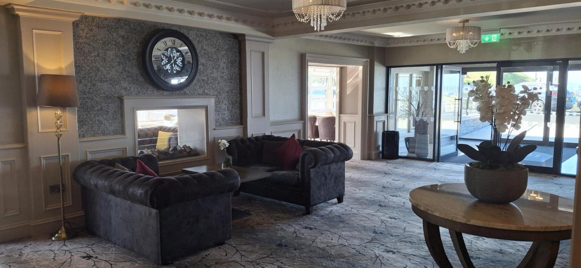 Royal Court Hotel Portrush Bagian luar foto