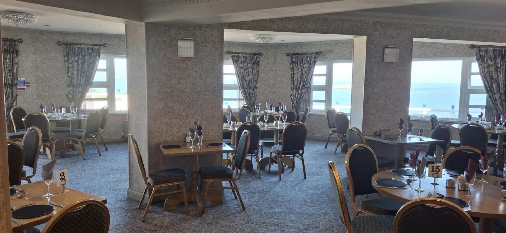 Royal Court Hotel Portrush Bagian luar foto