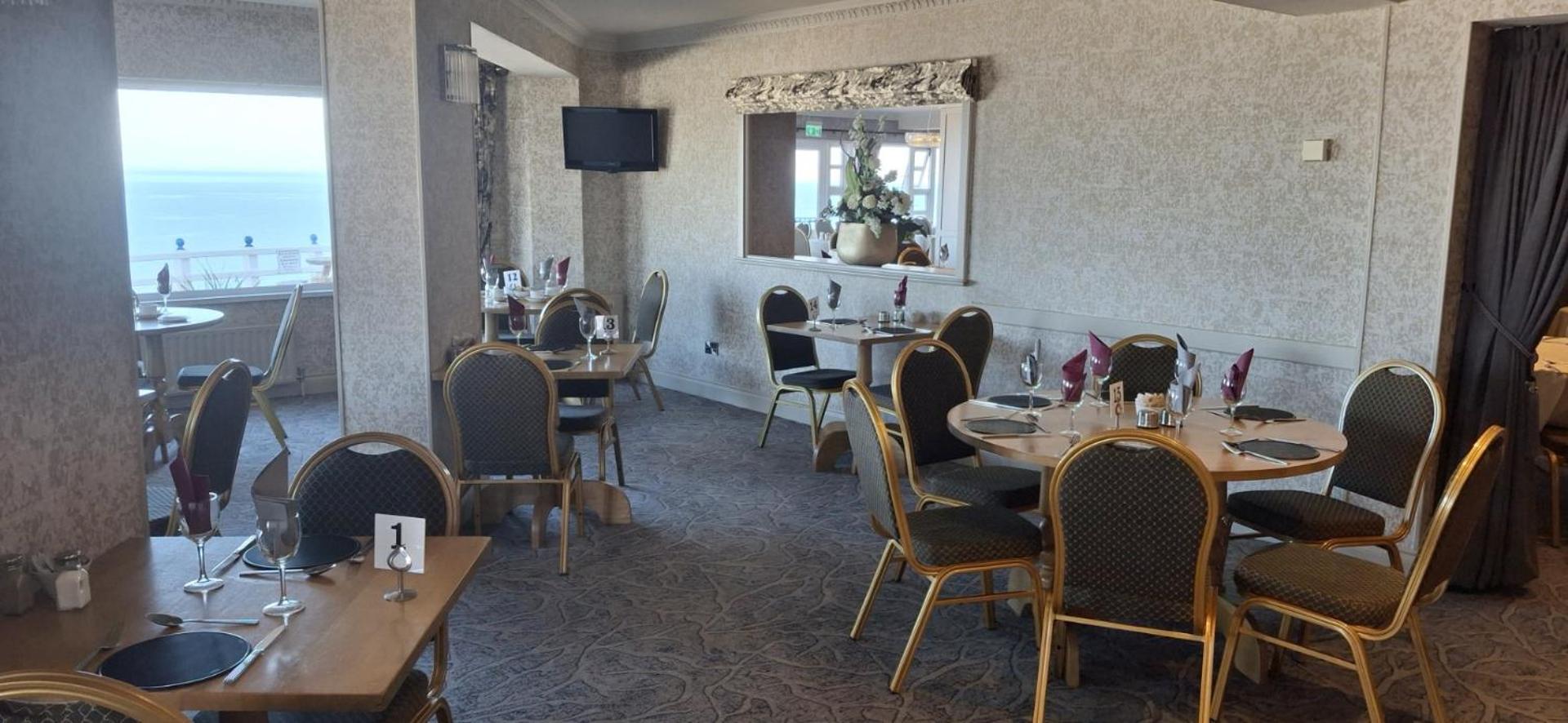 Royal Court Hotel Portrush Bagian luar foto