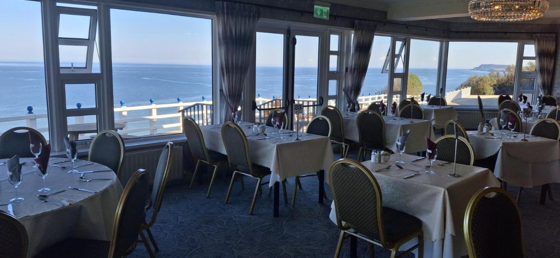 Royal Court Hotel Portrush Bagian luar foto