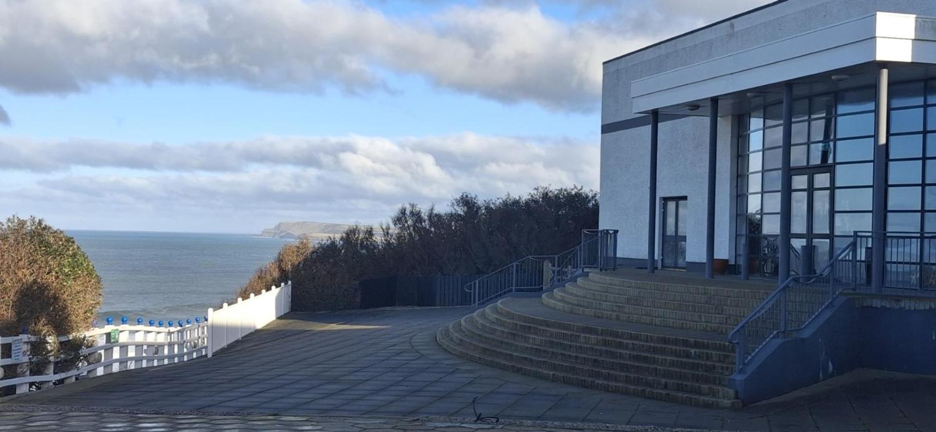 Royal Court Hotel Portrush Bagian luar foto