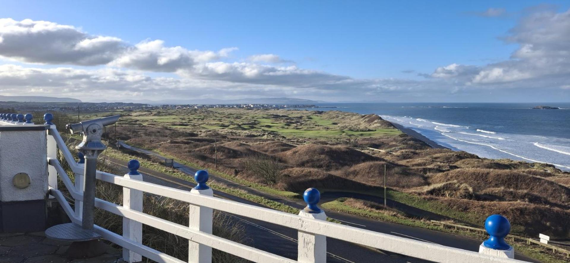 Royal Court Hotel Portrush Bagian luar foto