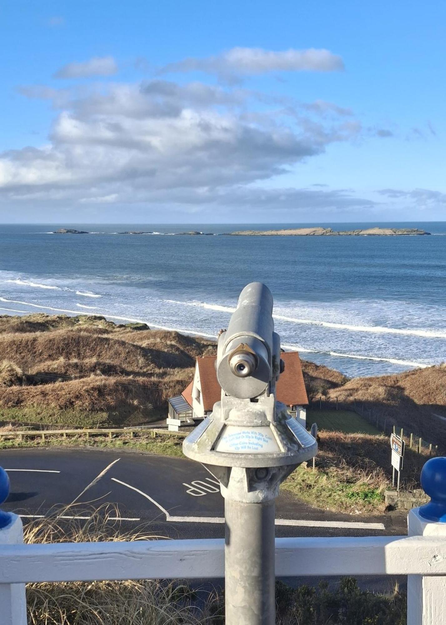 Royal Court Hotel Portrush Bagian luar foto
