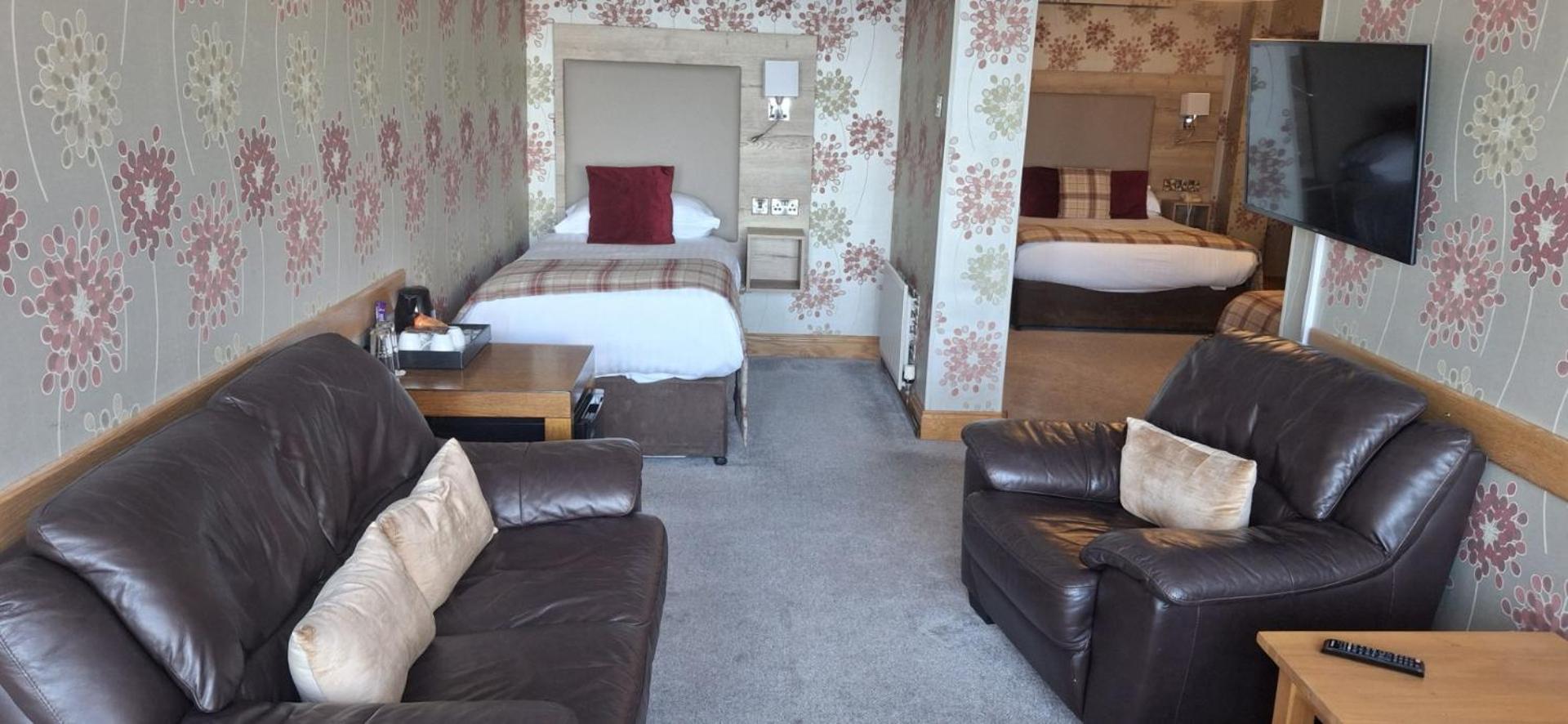 Royal Court Hotel Portrush Bagian luar foto