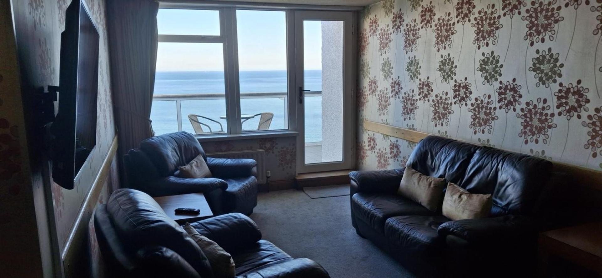 Royal Court Hotel Portrush Bagian luar foto