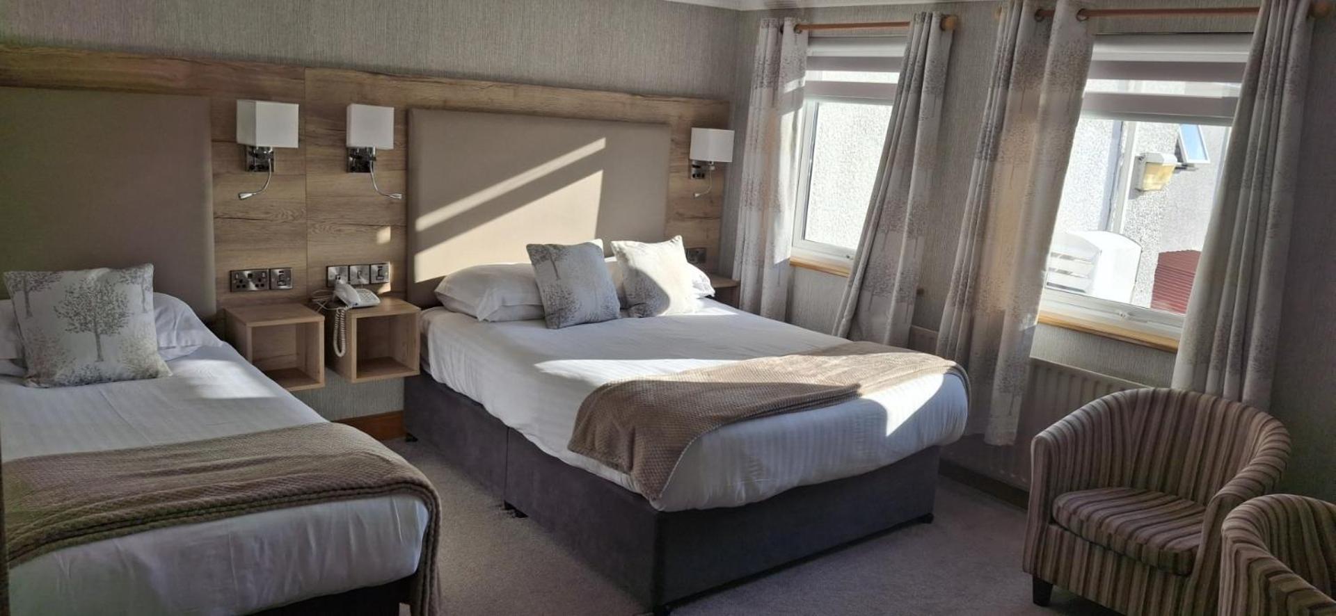 Royal Court Hotel Portrush Bagian luar foto