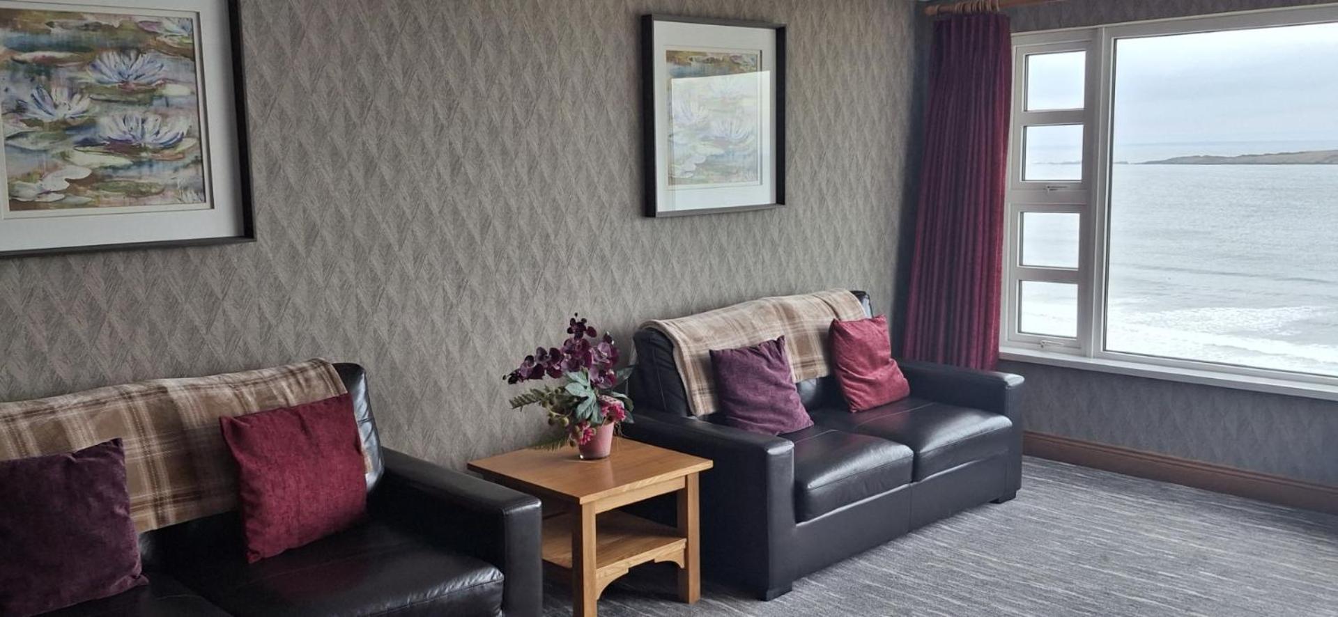 Royal Court Hotel Portrush Bagian luar foto
