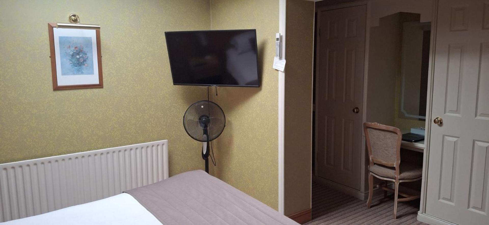 Royal Court Hotel Portrush Bagian luar foto