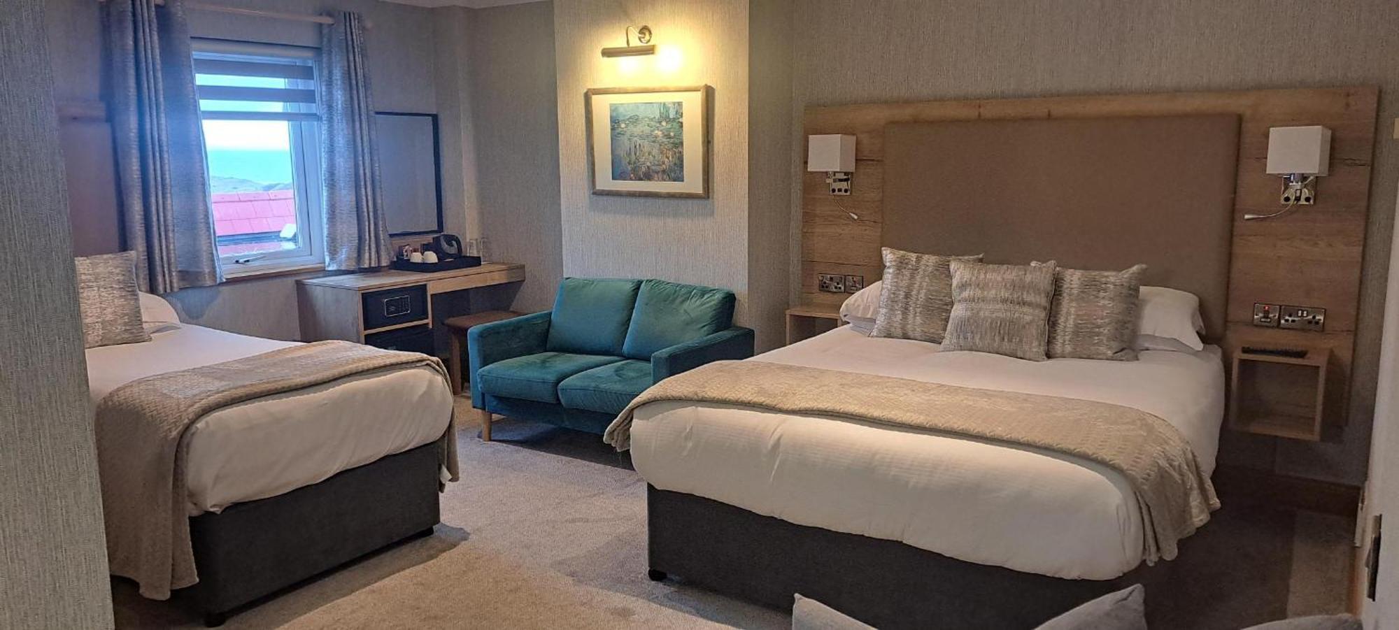 Royal Court Hotel Portrush Bagian luar foto