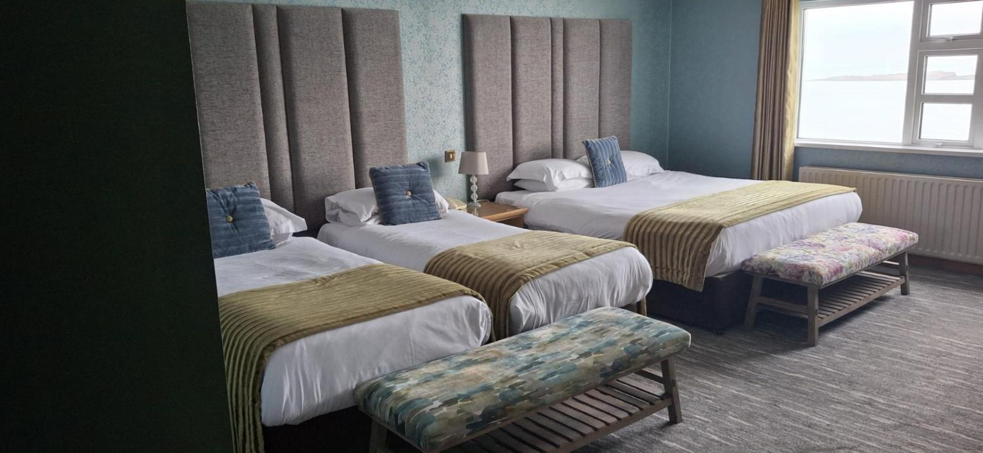 Royal Court Hotel Portrush Bagian luar foto